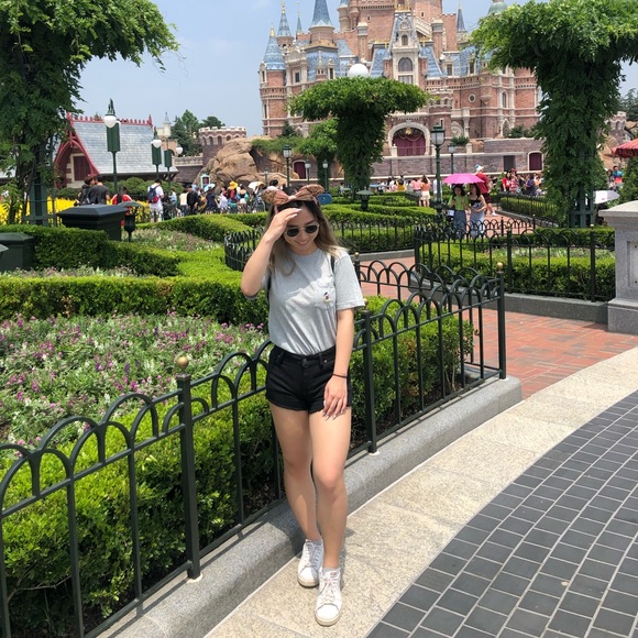 Aritzia Sunday Best Denim Shorts - Picture 2 of 2